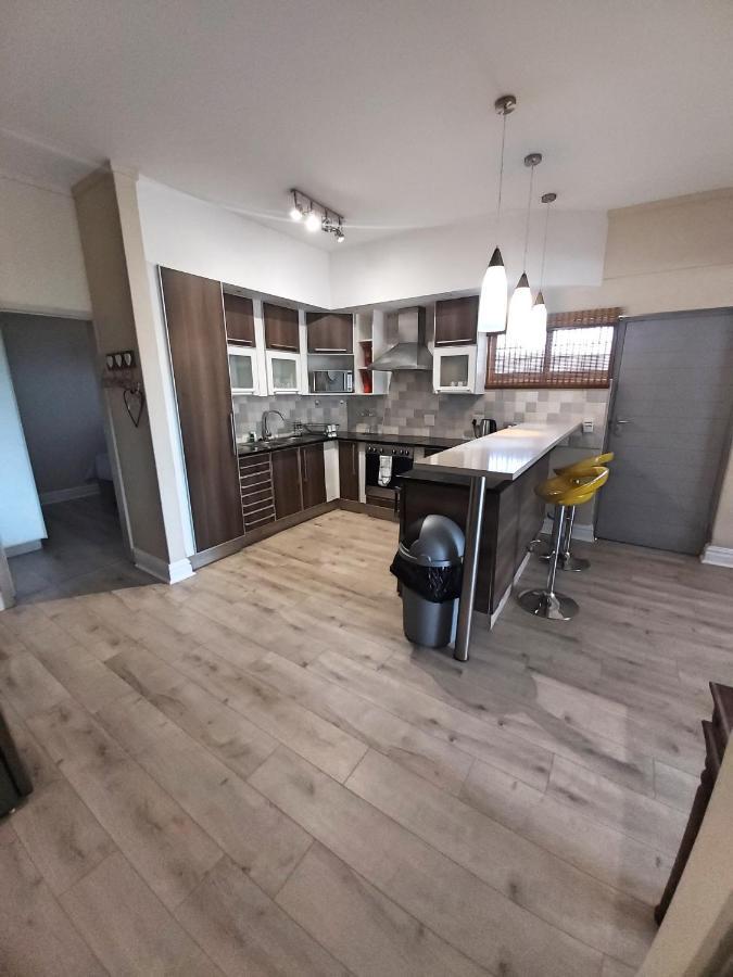 Whale Rock, Modern Beachfront Apartment Маргейт Екстер'єр фото